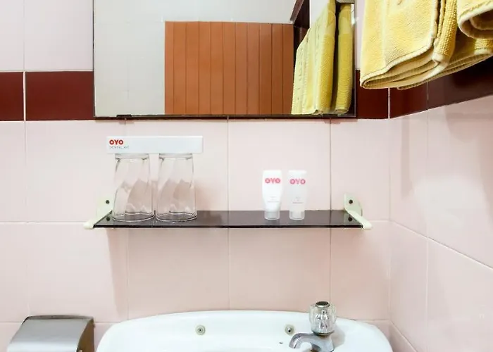 Deluxe Queen Suite